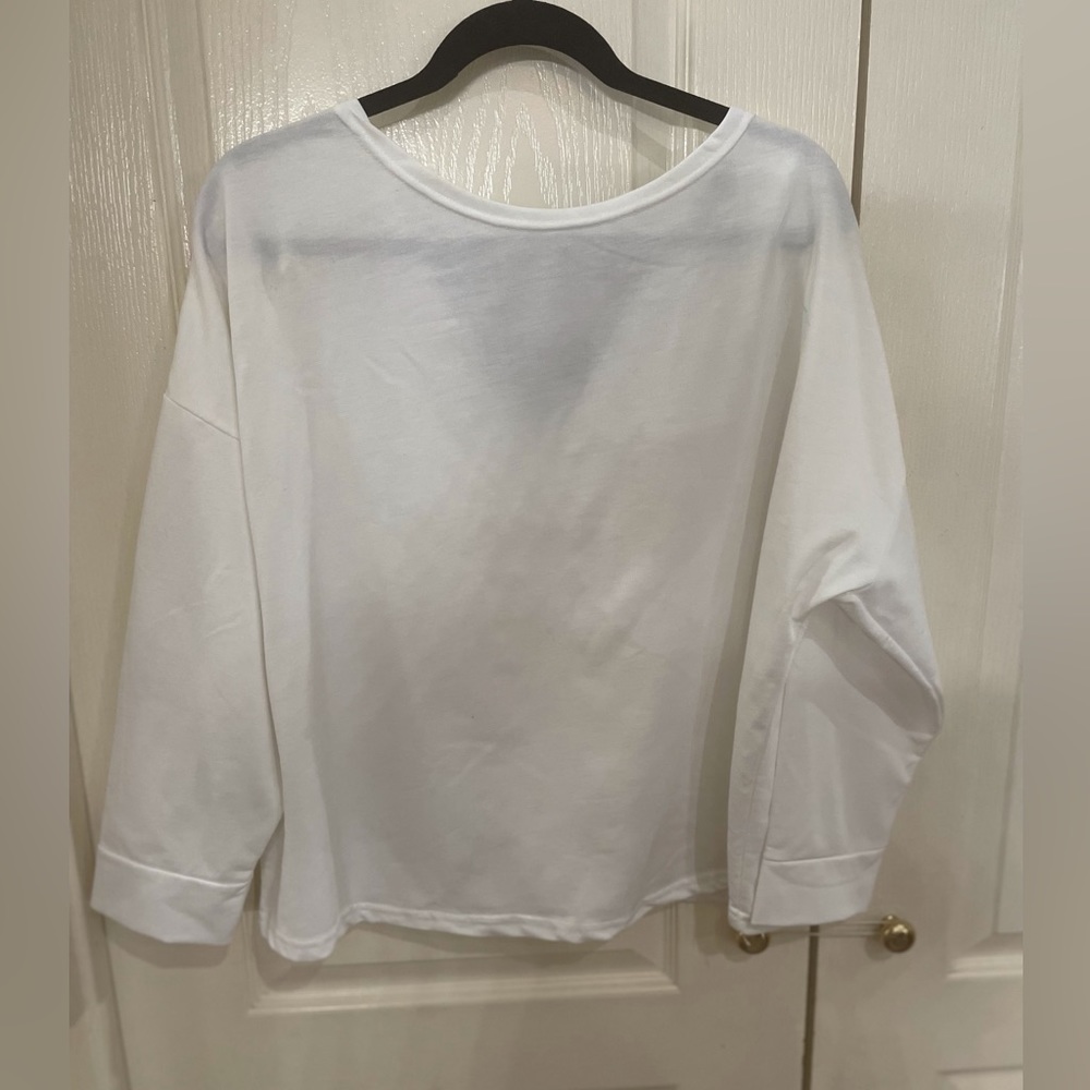 White knit top long sleeve with back black detail